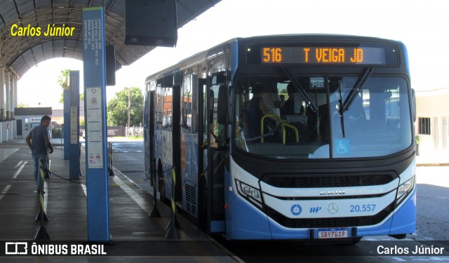 HP Transportes Coletivos 20.557 na cidade de Aparecida de Goiânia, Goiás, Brasil, por Carlos Júnior. Número da foto: #13195259.