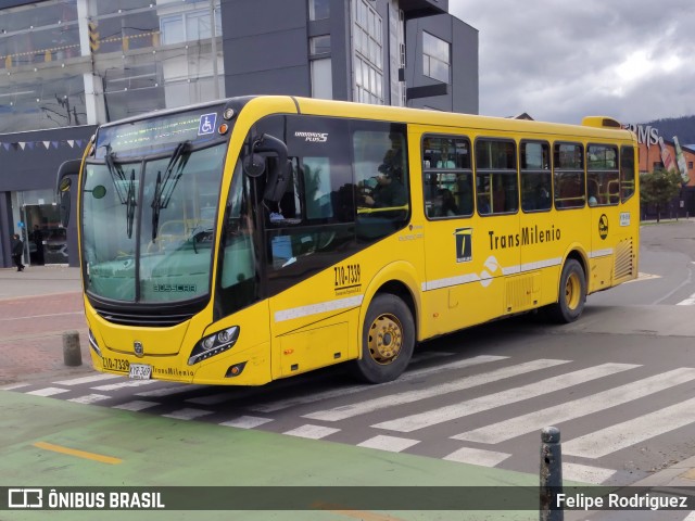 Consorcio Express S.A.S. - Transmilenio Z10-7339 na cidade de Bogotá, Colômbia, por Felipe Rodriguez. Número da foto: #13196580.