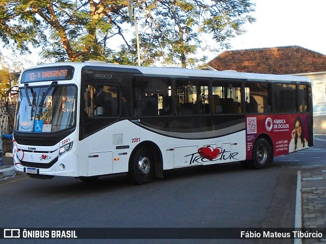 Trectur 2201 na cidade de Três Corações, Minas Gerais, Brasil, por Fábio Mateus Tibúrcio. Número da foto: #13195231.