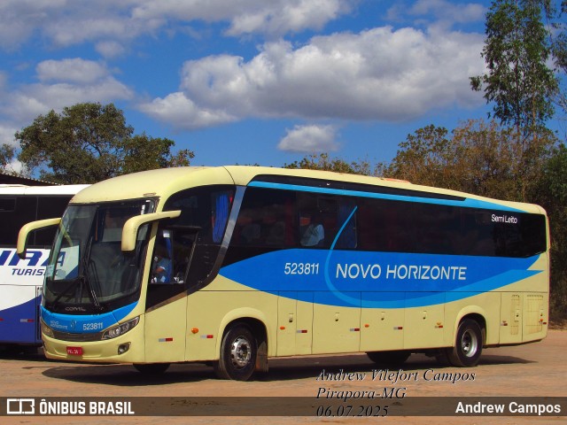 Viação Novo Horizonte 523811 na cidade de Pirapora, Minas Gerais, Brasil, por Andrew Campos. Número da foto: #13195449.