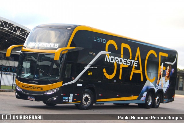 Expresso Nordeste 5976 na cidade de Curitiba, Paraná, Brasil, por Paulo Henrique Pereira Borges. Número da foto: #13198278.