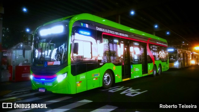 Express Transportes Urbanos Ltda 4 8461 na cidade de São Paulo, São Paulo, Brasil, por Roberto Teixeira. Número da foto: #13200807.