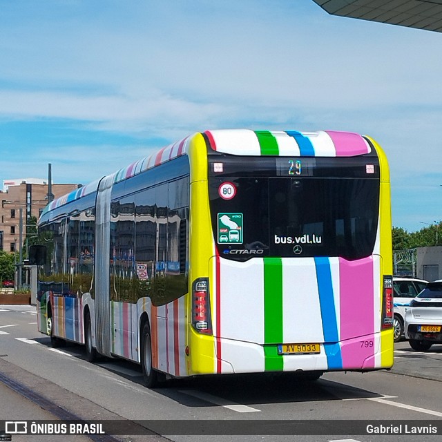 AVL - Autobus de la ville de Luxembourg 799 na cidade de Luxembourg, Luxembourg, Luxembourg, Luxemburgo, por Gabriel Lavnis. Número da foto: #13201699.