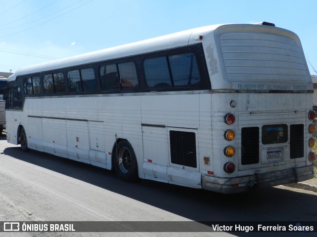 Ônibus Particulares 9102 na cidade de Trindade, Goiás, Brasil, por Victor Hugo  Ferreira Soares. Número da foto: #13201648.