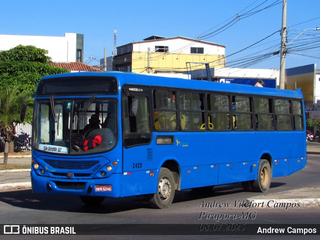 Leoncinho Transportes 2420 na cidade de Pirapora, Minas Gerais, Brasil, por Andrew Campos. Número da foto: #13200331.