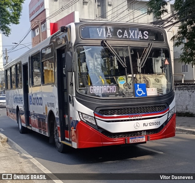 Empresa de Transportes Limousine Carioca RJ 129.005 na cidade de Duque de Caxias, Rio de Janeiro, Brasil, por Vitor Dasneves. Número da foto: #13201635.