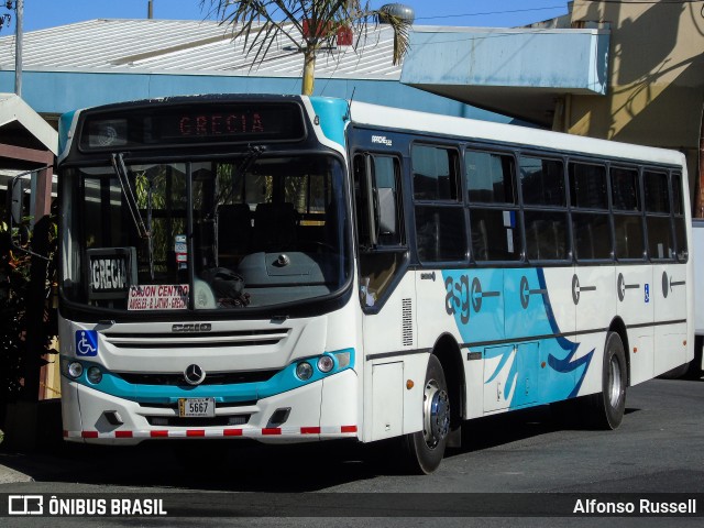 Autotransportes Santa Gertrudis Grecia 00 na cidade de Grecia, Grecia, Alajuela, Costa Rica, por Alfonso Russell. Número da foto: #13200198.