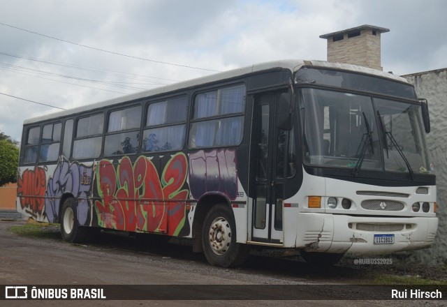Ônibus Particulares 1B03 na cidade de Santa Cruz do Sul, Rio Grande do Sul, Brasil, por Rui Hirsch. Número da foto: #13200908.