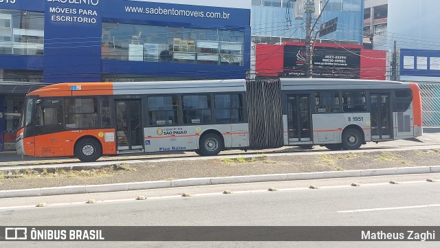 TRANSPPASS - Transporte de Passageiros 8 1951 na cidade de São Paulo, São Paulo, Brasil, por Matheus Zaghi. Número da foto: #13199827.
