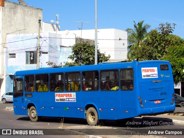 Leoncinho Transportes 2070 na cidade de Pirapora, Minas Gerais, Brasil, por Andrew Campos. Número da foto: #13200348.