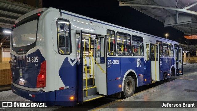 BRT Curitiba - São José dos Pinhais 21-305 na cidade de São José dos Pinhais, Paraná, Brasil, por Jeferson Brant. Número da foto: #13201865.