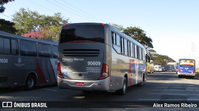 Empresa de Ônibus Pássaro Marron 90609 na cidade de São José dos Campos, São Paulo, Brasil, por Alex Ramos Ribeiro. Número da foto: #13204485.