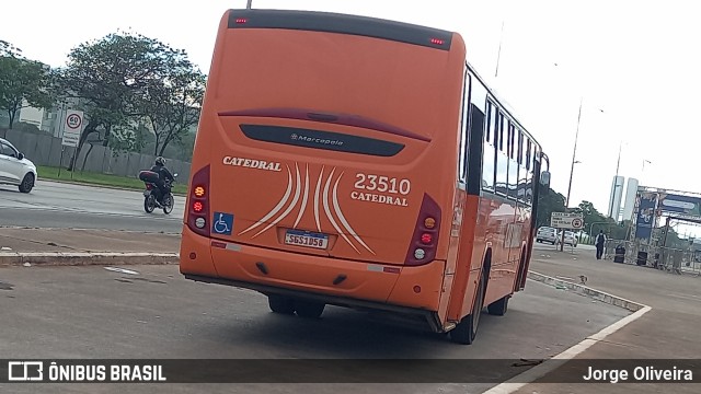 Catedral Urbano 23510 na cidade de Brasília, Distrito Federal, Brasil, por Jorge Oliveira. Número da foto: #13202341.