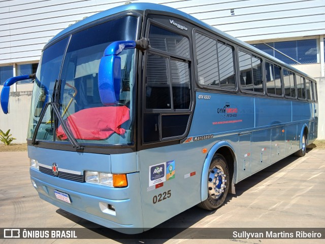 Ônibus Particulares 0225 na cidade de Anápolis, Goiás, Brasil, por Sullyvan Martins Ribeiro. Número da foto: #13204016.