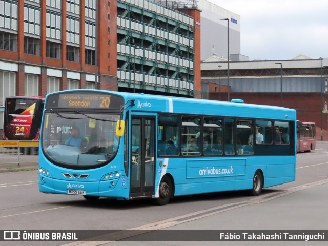 Arriva 3721 na cidade de Derby, Derbyshire, Inglaterra, por Fábio Takahashi Tanniguchi. Número da foto: #13291774.