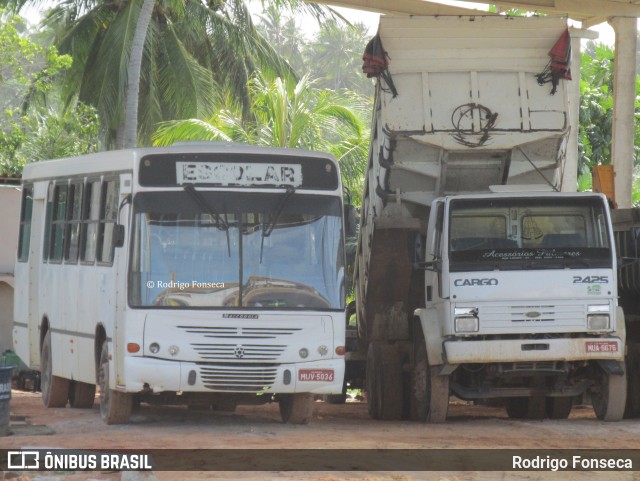 Ônibus Particulares 5036 na cidade de Feliz Deserto, Alagoas, Brasil, por Rodrigo Fonseca. Número da foto: #13291764.