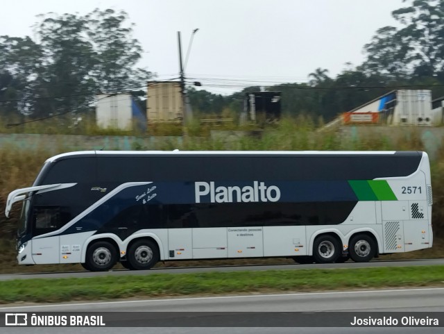 Planalto Transportes 2571 na cidade de Embu das Artes, São Paulo, Brasil, por Josivaldo Oliveira. Número da foto: #13291253.