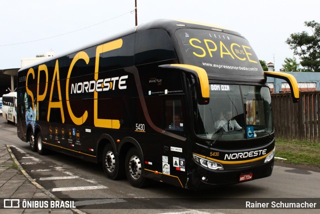 Expresso Nordeste 5430 na cidade de Porto Alegre, Rio Grande do Sul, Brasil, por Rainer Schumacher. Número da foto: #13291755.