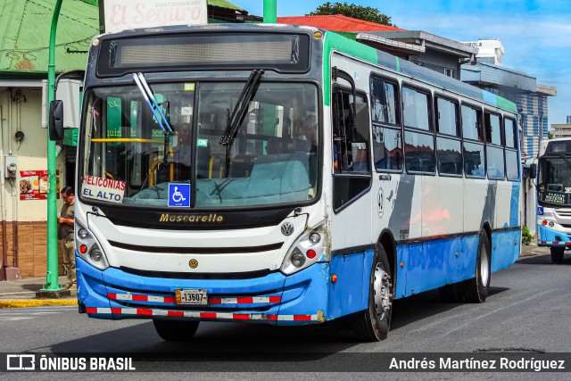 Buses Guadalupe 40 na cidade de San José, San José, Costa Rica, por Andrés Martínez Rodríguez. Número da foto: #13291923.