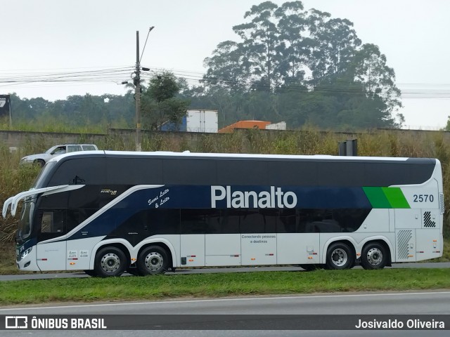 Planalto Transportes 2570 na cidade de Embu das Artes, São Paulo, Brasil, por Josivaldo Oliveira. Número da foto: #13291196.