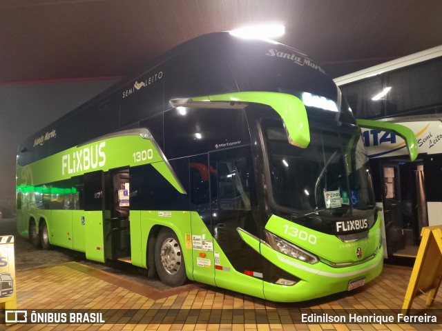 FlixBus Transporte e Tecnologia do Brasil 1300 na cidade de Registro, São Paulo, Brasil, por Edinilson Henrique Ferreira. Número da foto: #13291227.