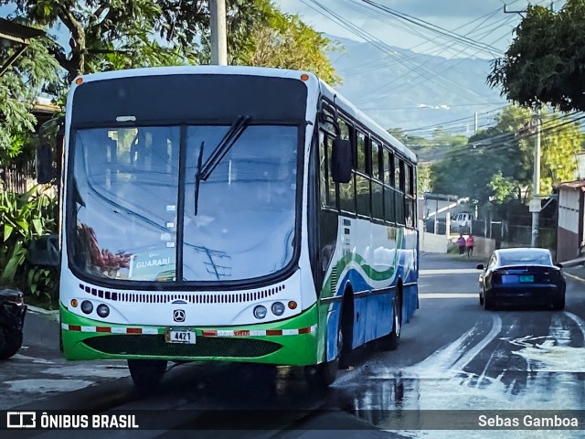 Autobuses sin identificación - Costa Rica 00 na cidade de Ulloa, Heredia, Heredia, Costa Rica, por Sebas Gamboa. Número da foto: #13291013.