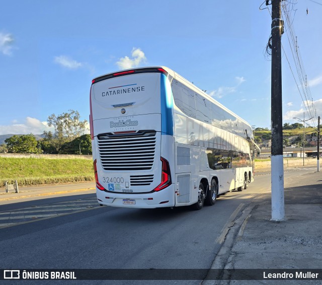 Auto Viação Catarinense 324000 na cidade de Cajati, São Paulo, Brasil, por Leandro Muller. Número da foto: #13295668.