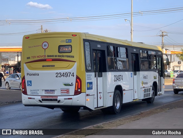 Viação Pioneira 234974 na cidade de Santa Maria, Distrito Federal, Brasil, por Gabriel Rocha. Número da foto: #13293488.