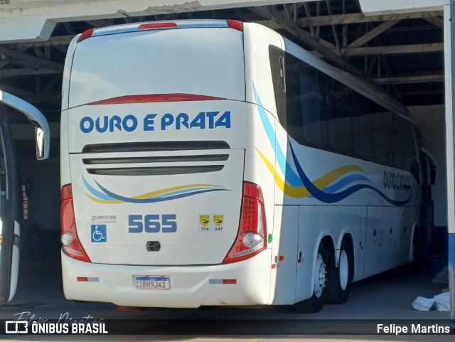 Viação Ouro e Prata 565 na cidade de Santana do Livramento, Rio Grande do Sul, Brasil, por Felipe Martins. Número da foto: #13295665.