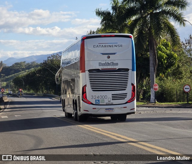 Auto Viação Catarinense 324000 na cidade de Cajati, São Paulo, Brasil, por Leandro Muller. Número da foto: #13295684.