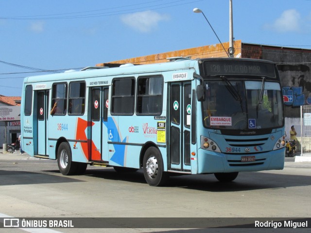 Viação Santa Cecília 36944 na cidade de Fortaleza, Ceará, Brasil, por Rodrigo Miguel. Número da foto: #13295085.