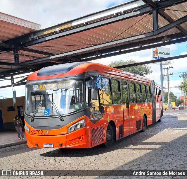 Viação Tamandaré KE702 na cidade de Curitiba, Paraná, Brasil, por Andre Santos de Moraes. Número da foto: #13295369.