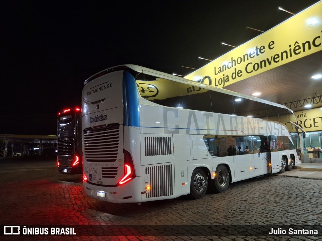 Auto Viação Catarinense 323004 na cidade de Maringá, Paraná, Brasil, por Julio Santana. Número da foto: #13295178.