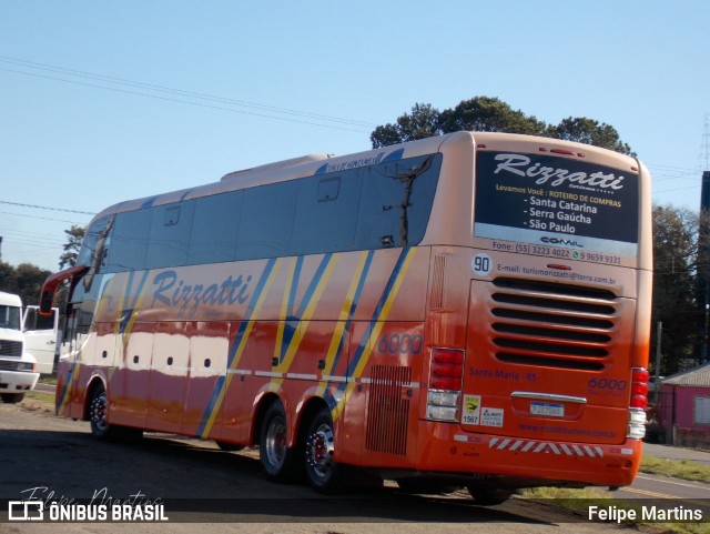 Rizzatti Turismo 6000 na cidade de Santana do Livramento, Rio Grande do Sul, Brasil, por Felipe Martins. Número da foto: #13295667.