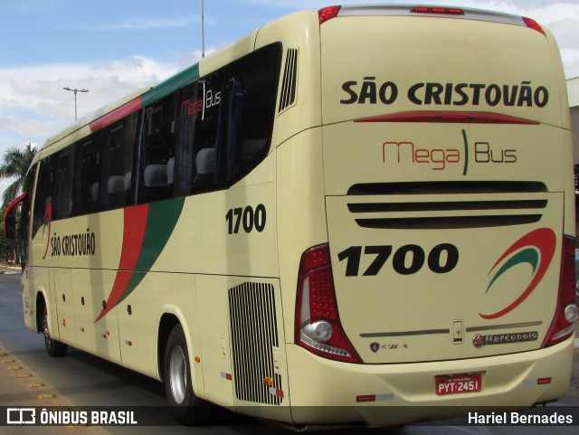 Empresa São Cristóvão 1700 na cidade de Patos de Minas, Minas Gerais, Brasil, por Hariel Bernades. Número da foto: #13295358.