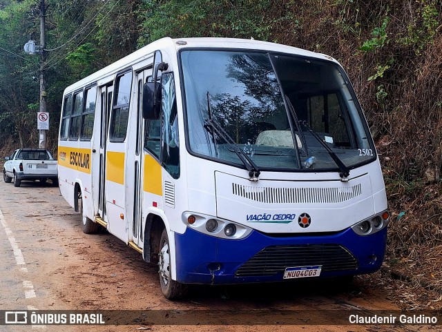 Viação Cedro 2502 na cidade de Petrópolis, Rio de Janeiro, Brasil, por Claudenir Galdino. Número da foto: #13295013.