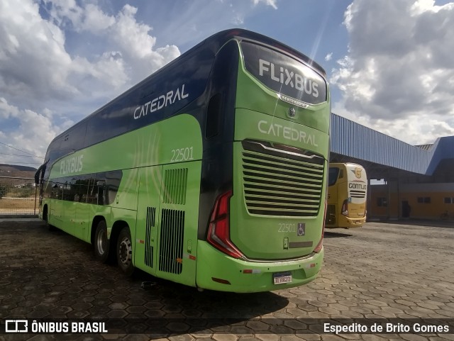 FlixBus Transporte e Tecnologia do Brasil 22501 na cidade de Salinas, Minas Gerais, Brasil, por Espedito de Brito Gomes. Número da foto: #13294964.