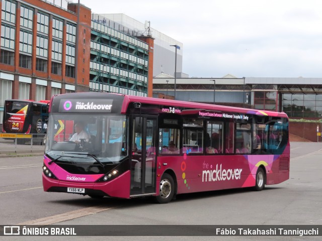Trentbarton 105 na cidade de Derby, Derbyshire, Inglaterra, por Fábio Takahashi Tanniguchi. Número da foto: #13295449.