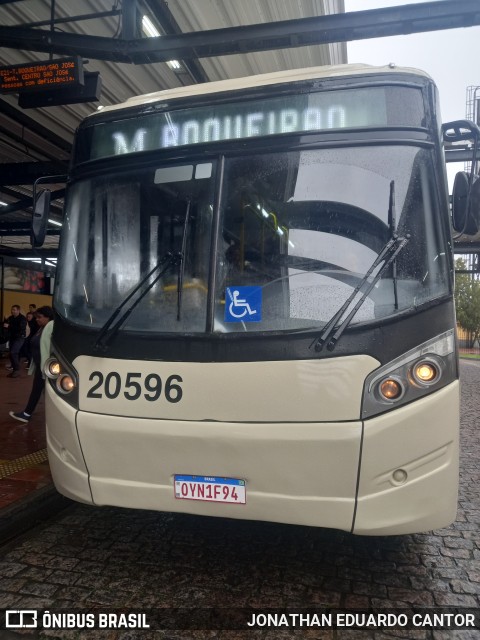 Auto Viação São José dos Pinhais 20596 na cidade de Curitiba, Paraná, Brasil, por JONATHAN EDUARDO CANTOR. Número da foto: #13294326.
