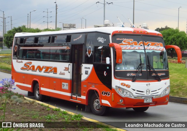 Rápido Santa 06 na cidade de Bogotá, Colômbia, por Leandro Machado de Castro. Número da foto: #13269400.