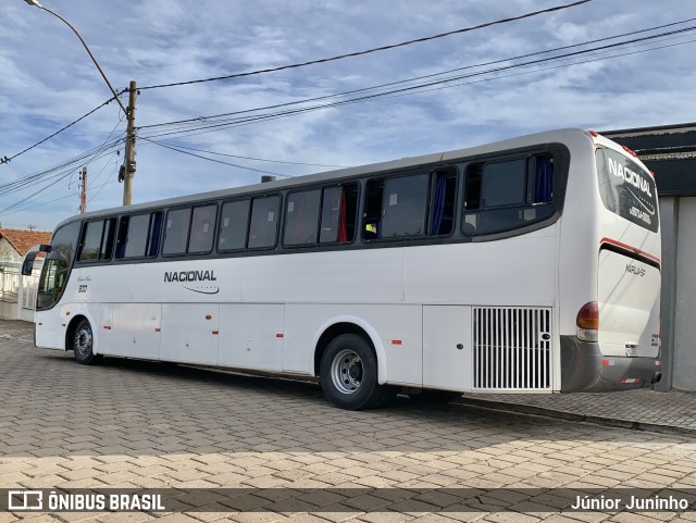 Nacional Turismo 900 na cidade de Garça, São Paulo, Brasil, por Júnior Juninho. Número da foto: #13270405.