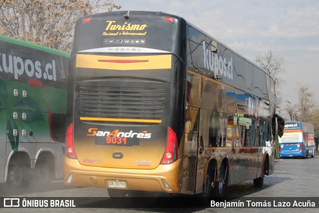 Pullman San Andrés 9031 na cidade de Estación Central, Santiago, Metropolitana de Santiago, Chile, por Benjamín Tomás Lazo Acuña. Número da foto: #13270294.
