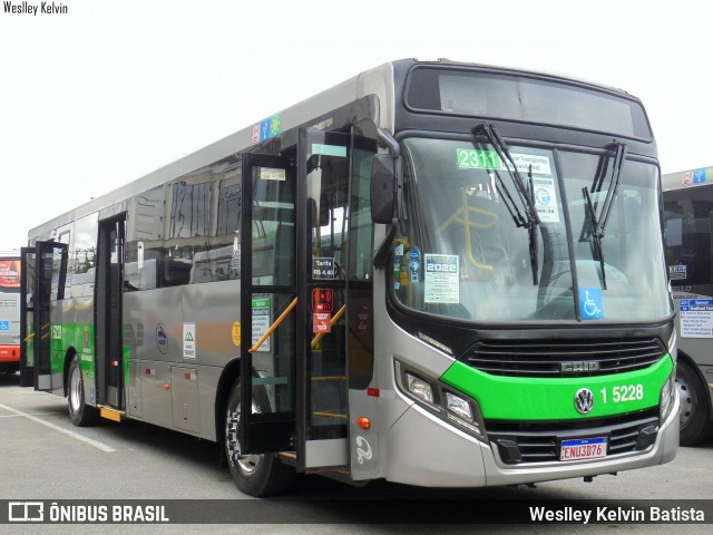 Cooperativa Fênix > Spencer Transporte 1 5228 na cidade de Barueri, São Paulo, Brasil, por Weslley Kelvin Batista. Número da foto: #13272178.