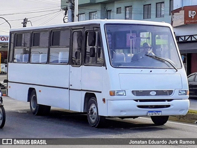 Ônibus Particulares IIQ7H74 na cidade de Itajaí, Santa Catarina, Brasil, por Jonatan Eduardo Jurk Ramos. Número da foto: #13271440.
