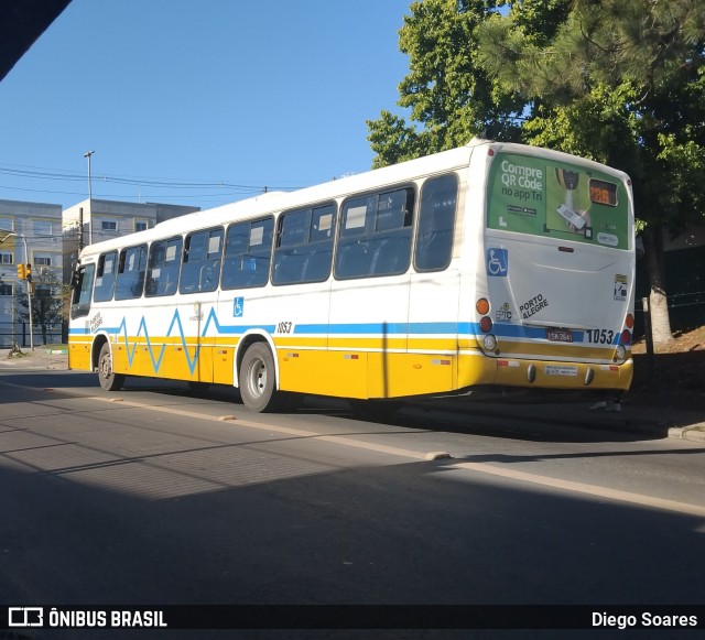 Trevo Transportes Coletivos 1053 na cidade de Porto Alegre, Rio Grande do Sul, Brasil, por Diego Soares. Número da foto: #13272050.