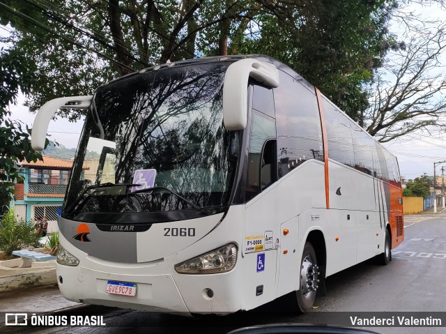 Ônibus Particulares 2060 na cidade de São Paulo, São Paulo, Brasil, por Vanderci Valentim. Número da foto: #13273887.
