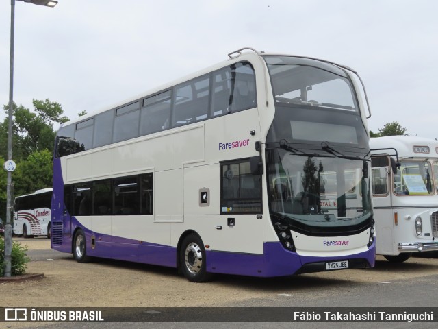 Faresaver YY25JBE na cidade de Bristol, Bristol, Inglaterra, por Fábio Takahashi Tanniguchi. Número da foto: #13273231.