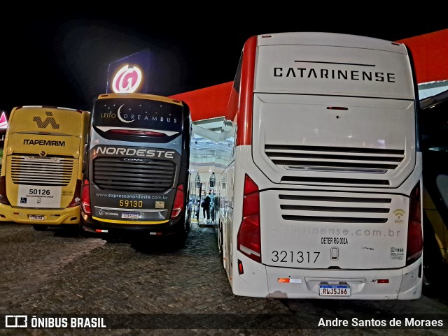 Auto Viação Catarinense 321317 na cidade de Registro, São Paulo, Brasil, por Andre Santos de Moraes. Número da foto: #13271859.