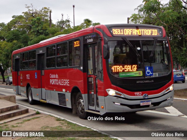 Trevo Transportes Coletivos 1182 na cidade de Porto Alegre, Rio Grande do Sul, Brasil, por Otávio dos Reis . Número da foto: #13275615.