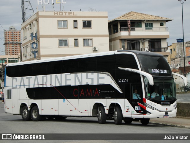 Auto Viação Catarinense 324304 na cidade de Balneário Camboriú, Santa Catarina, Brasil, por João Victor. Número da foto: #13276376.